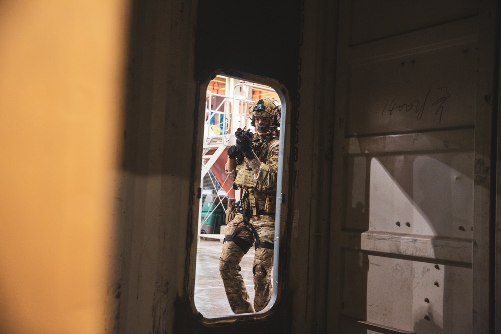 Steel Sharpens Steel: FASTCENT and RMBT conduct CQB