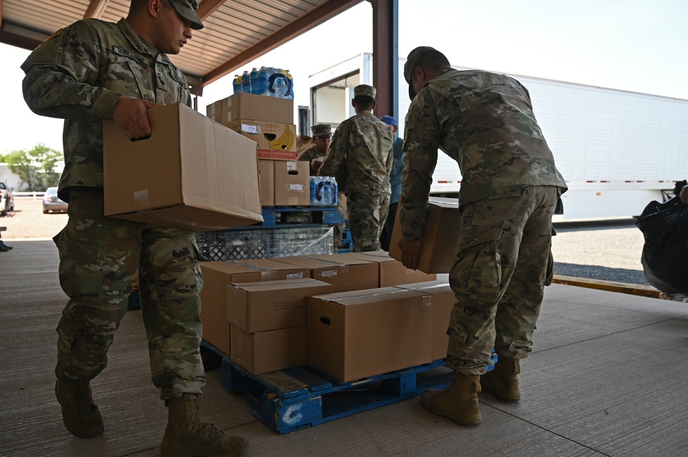 DVIDS - Images - Arizona National Guard supports Snowflake food bank ...