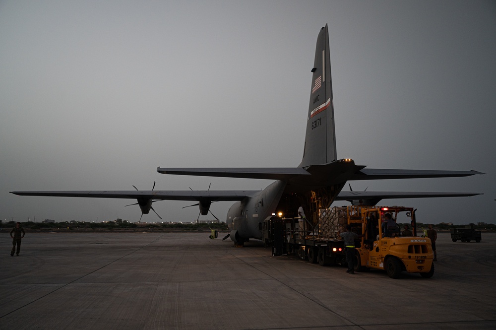 75th EAS Conducts Night Combat Airlift Mission