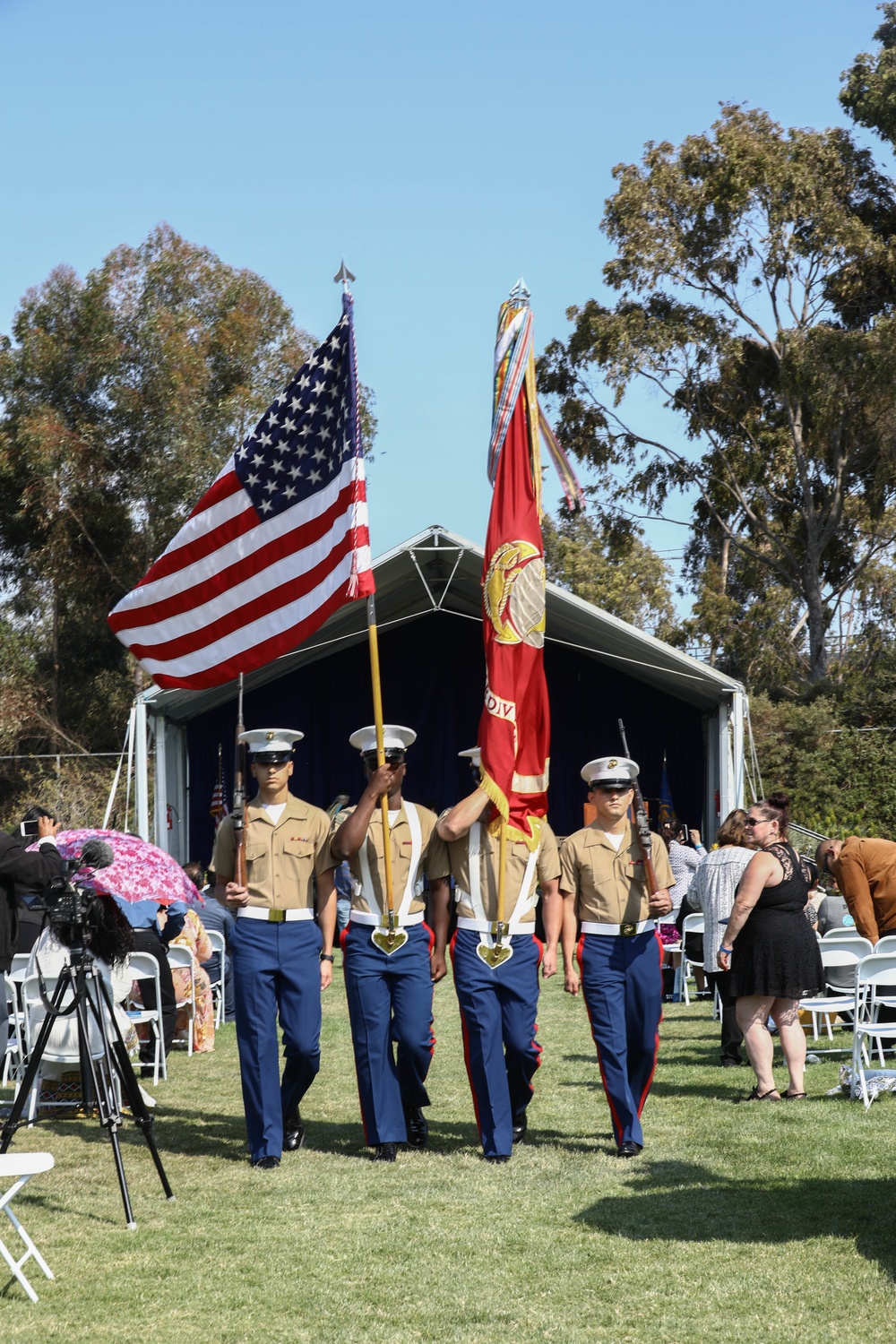 DVIDS - Images - USS Kearsarge Color Guard Presents the Colors at