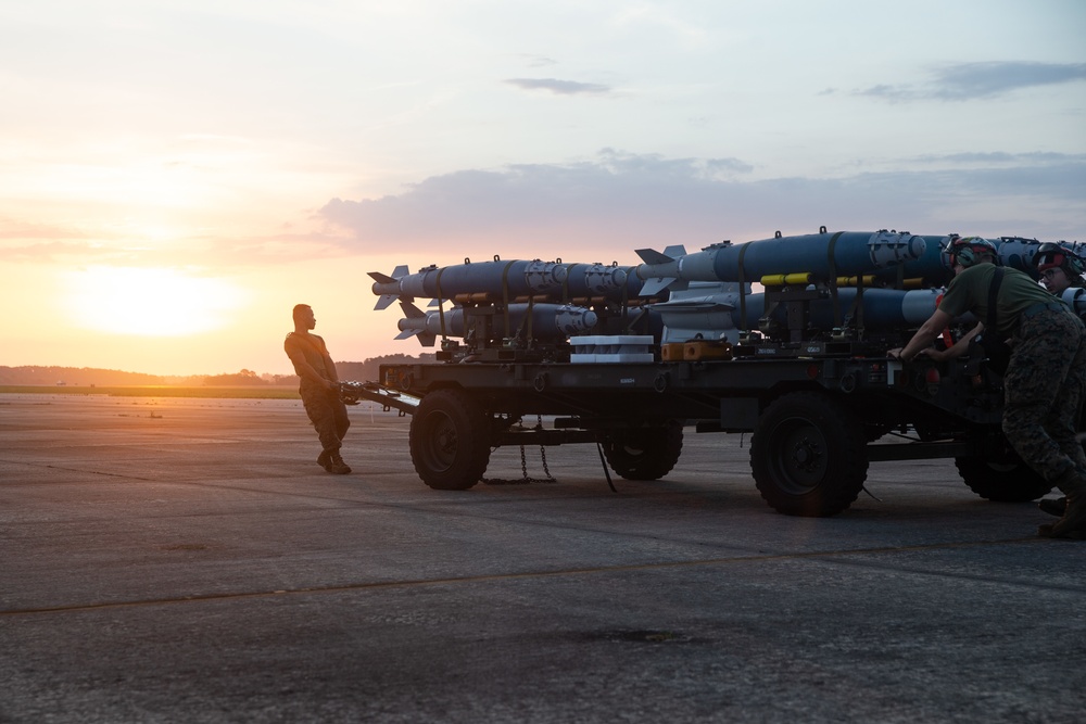 VMFA(AW)-533 Ordnance Training