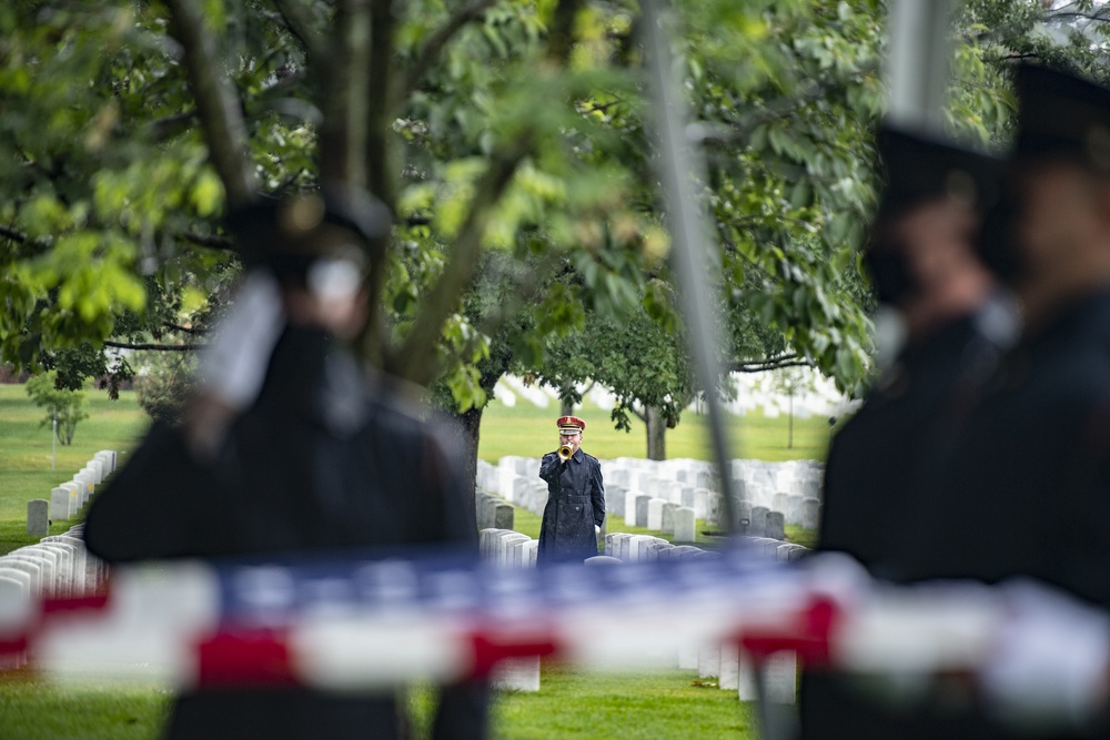 Military Funeral Honors are Conducted for U.S. Army Master Sgt. Gable Gifford in Section 55