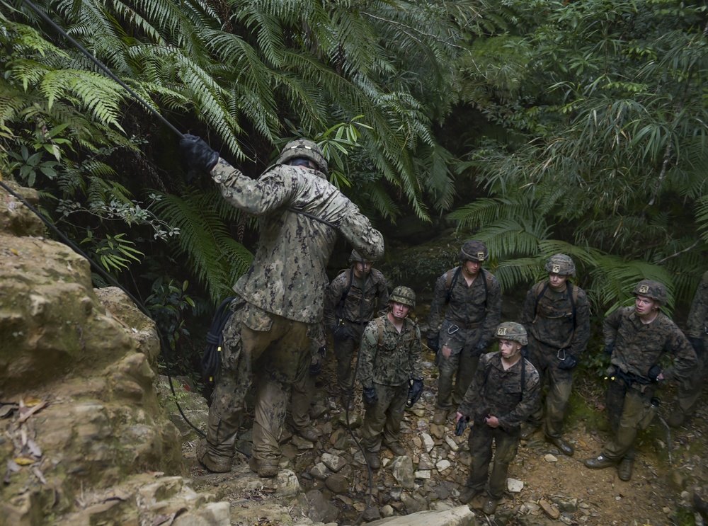 Pacific Pioneer 21 | NMCB-4 and 9th ESB conduct endurance course