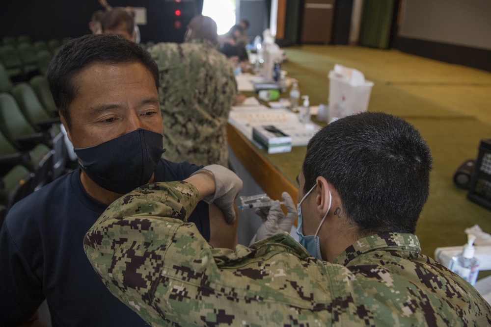 CFAS MLC, IHA, and MC Employees Receive Vaccine