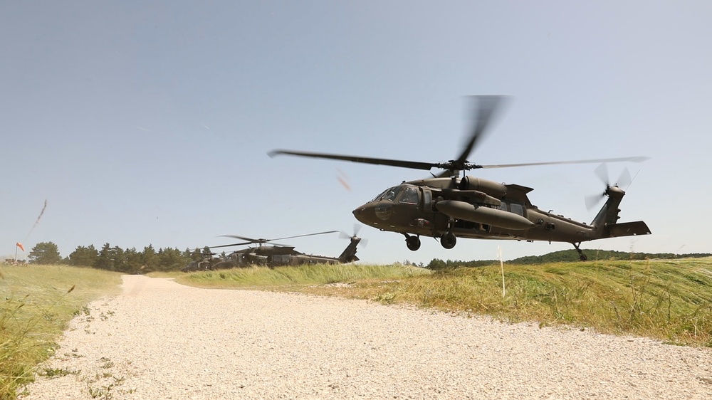 U.S. Army Aviation participates with Romanian soldiers in airlift exercises.