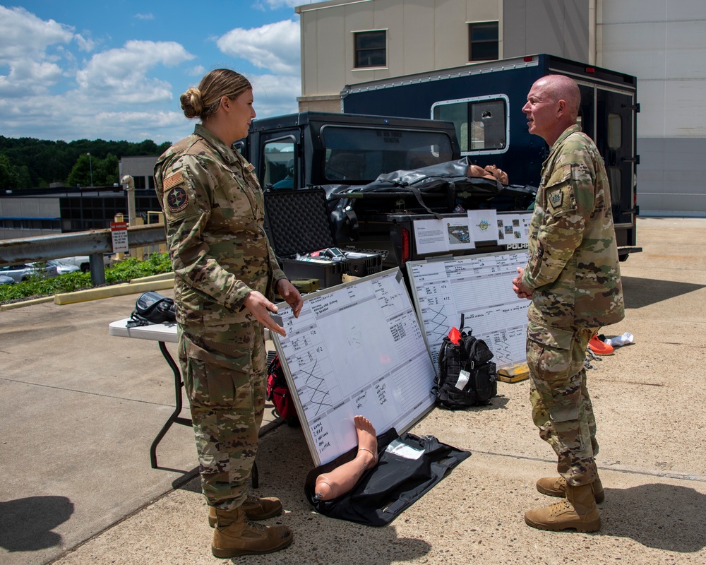 PA TAG Visits 171st Guardsmen