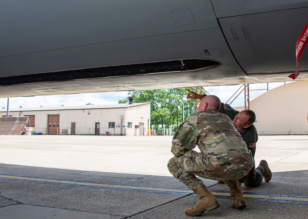 PA TAG Visits 171st Guardsmen