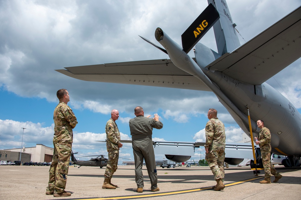 PA TAG Visits 171st Guardsmen