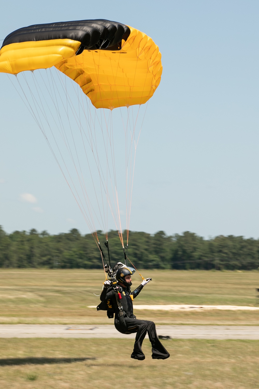 USAPT, the Golden Knights, Parachutist makes jump