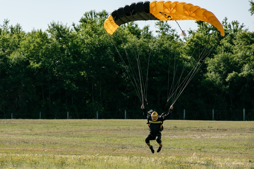 Parachutist on Army Golden Knights makes jump