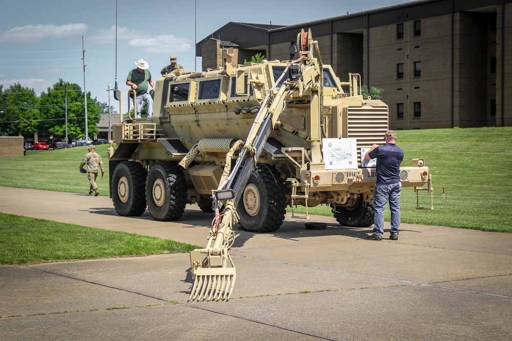 Former and current Rakkasans conduct an open house