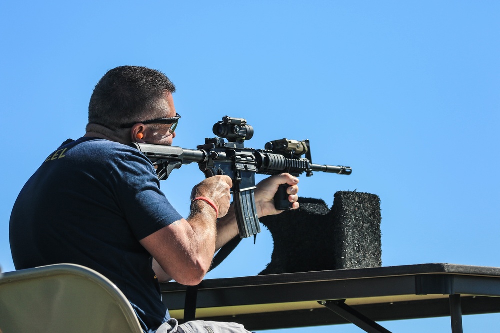 Former and current Rakkasans participate in live firing range