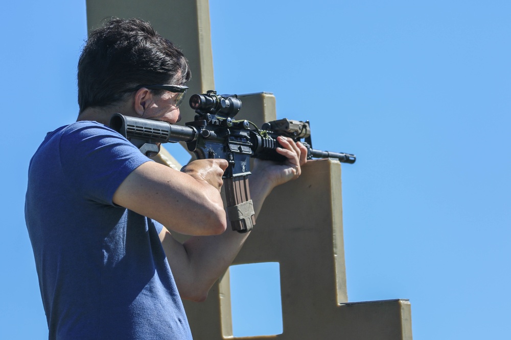 Former and current Rakkasans participate in live firing range