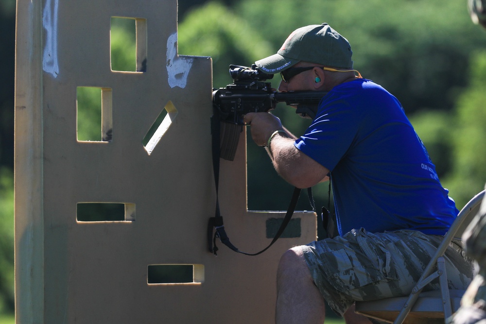 Former and current Rakkasans participate in live firing range