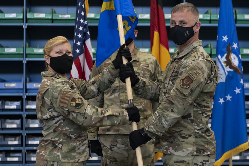 52nd LRS changes command