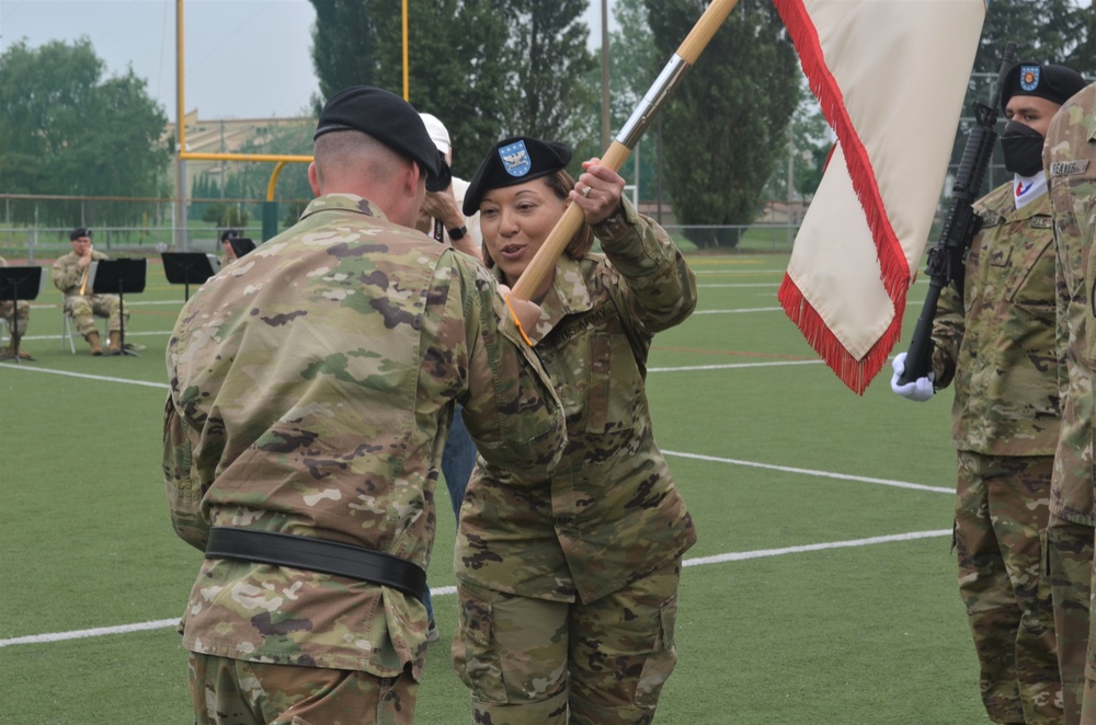 403rd AFSB welcomes Rennard, bids farewell to Manning in change of command ceremony