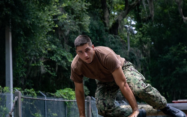 NROTC Midshipmen Complete Obstacle Course at JU