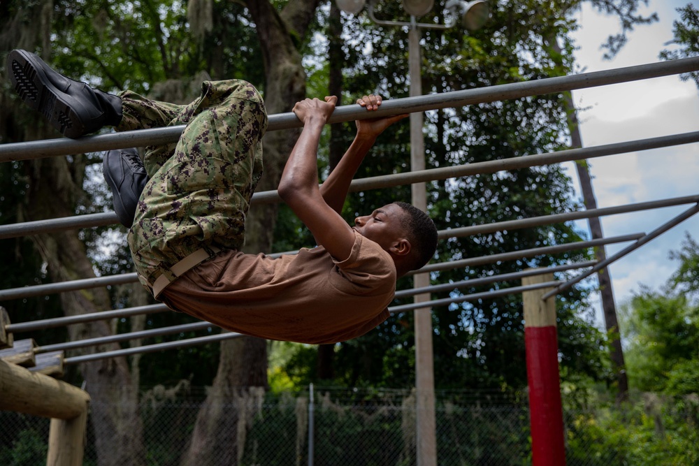 NROTC Midshipmen Complete Obstacle Course at JU