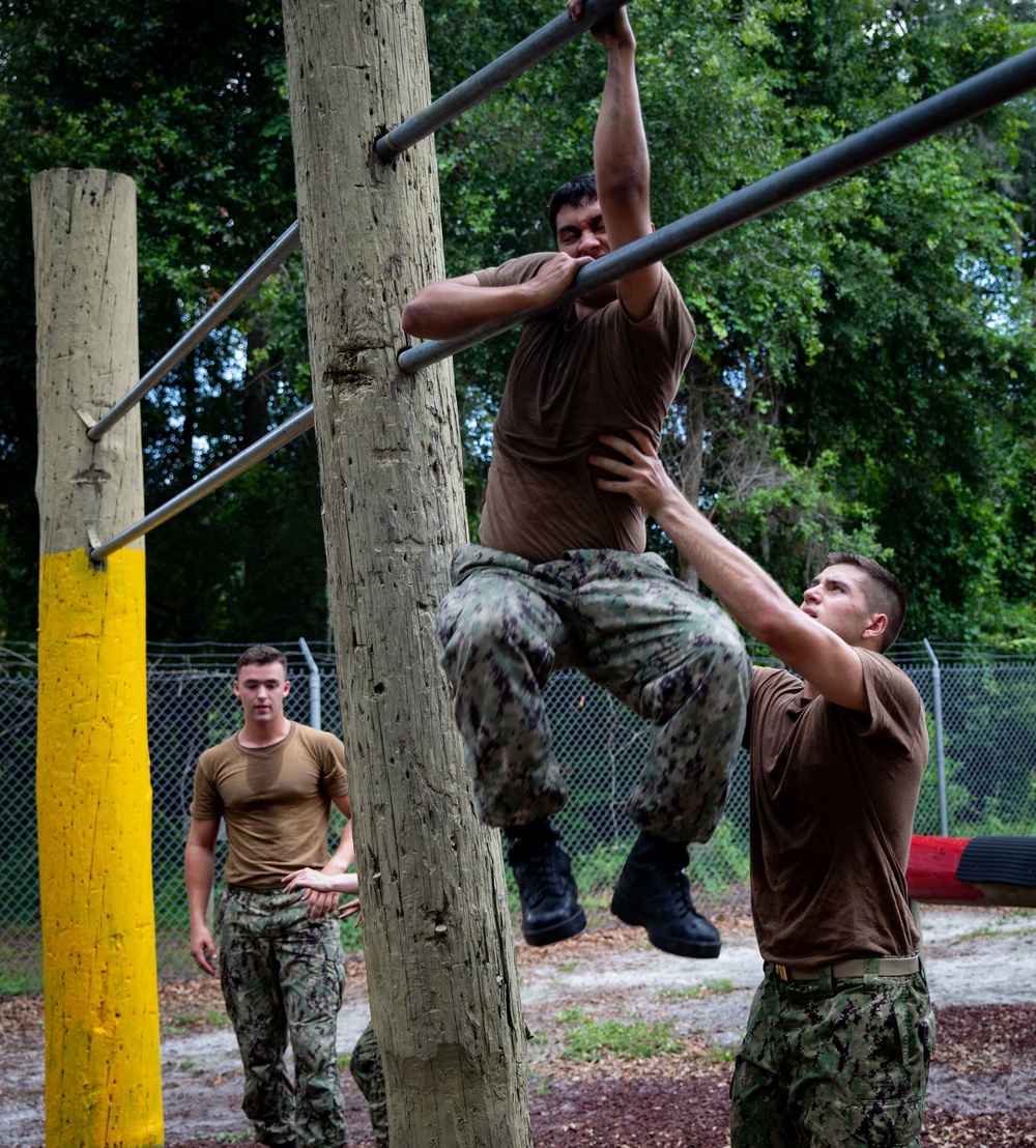 NROTC Midshipmen Complete Obstacle Course at JU