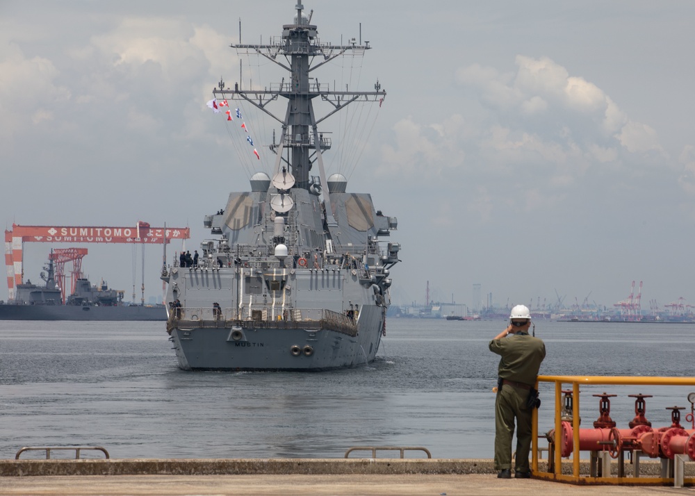 USS Mustin Departs From Yokosuka