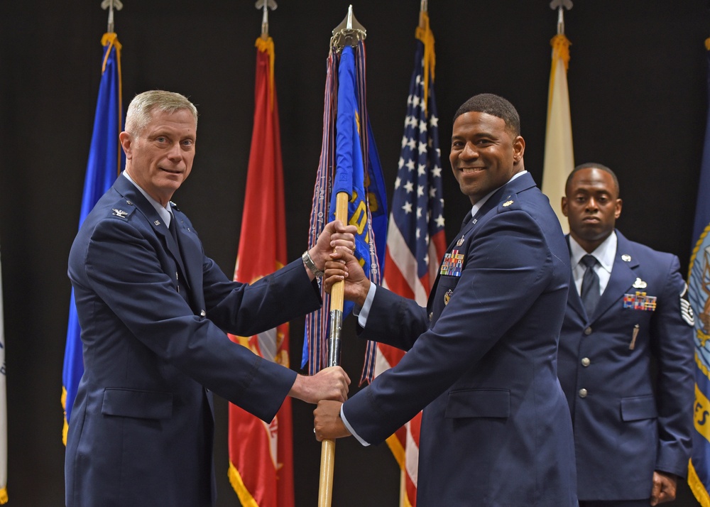 17th CONS welcomes new commander