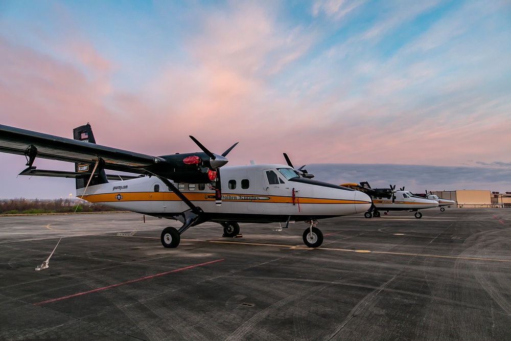 Army Golden Knights jump aircraft