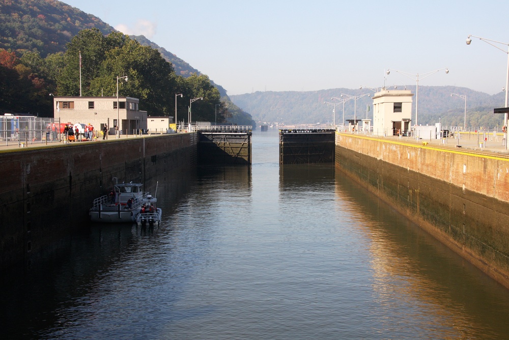 Pittsburgh District Awards First Contract for the Upper Ohio Navigation Project