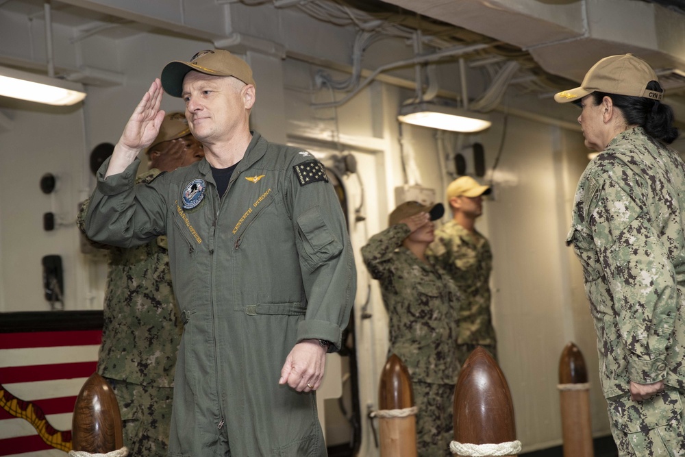 USS George Washington changes command