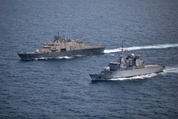 USS Sioux City Conducts Bilateral Maritime Exercise with FS Germinal