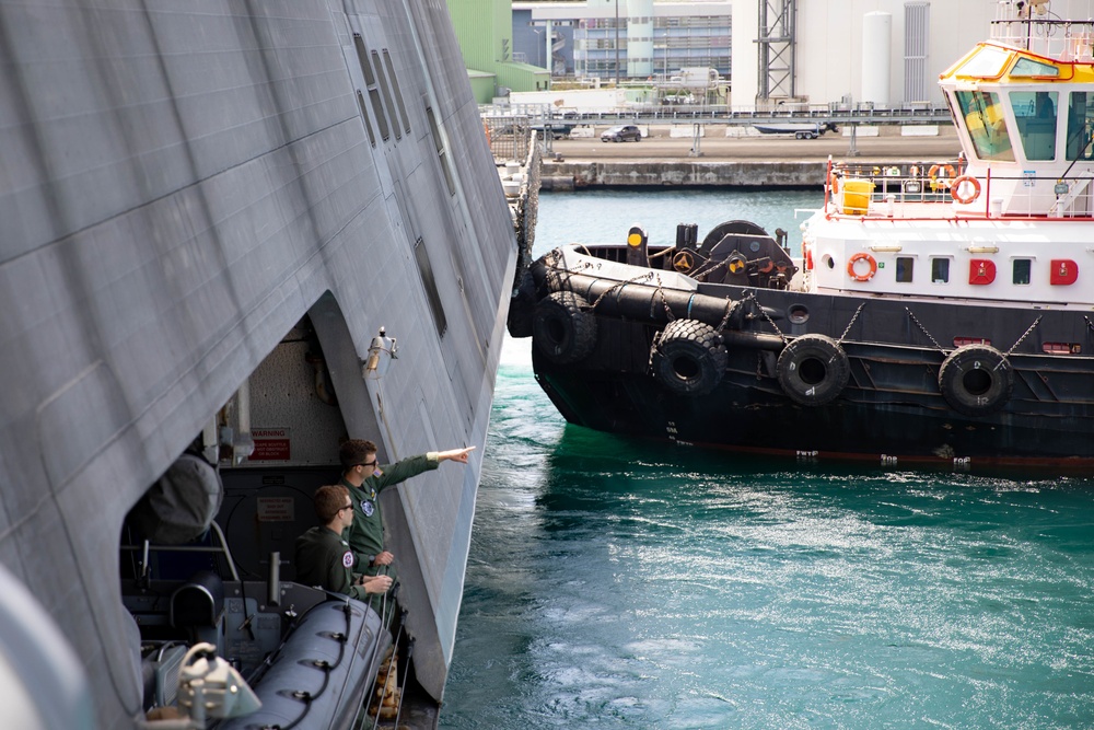 HSC 22 Sailors Observe Tug Boats Assisting USS Sioux City as the Ship Arrives in Martinique, France