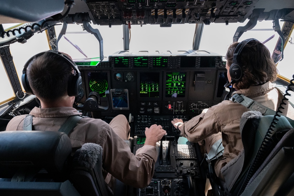 USAF Special Warfare Airmen Execute Jump Training with USMC VMGR-234