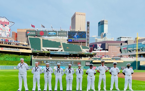 MSP Sailors Visit St. Paul, Minn.