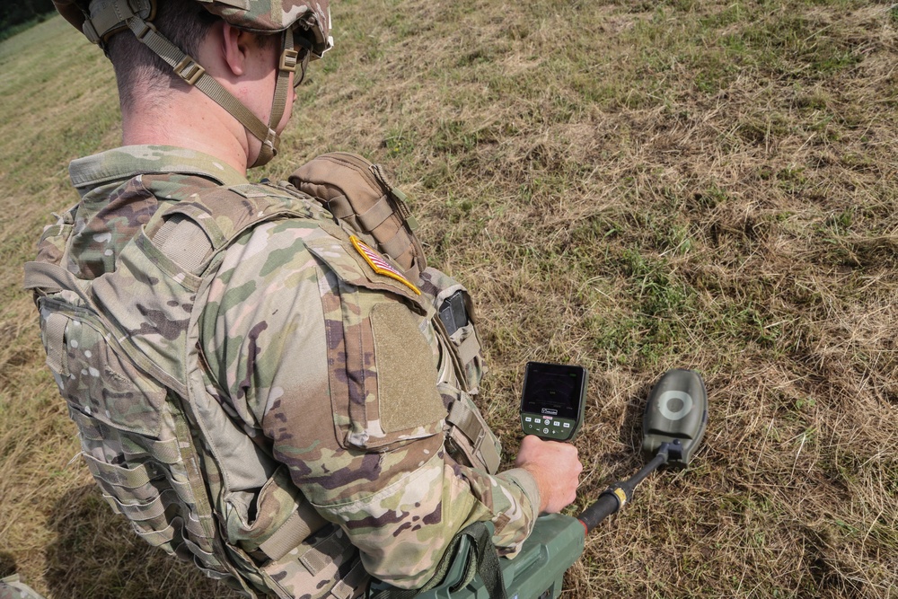 720th EOD Company and Moldovan Soldiers Conducts EOD Training