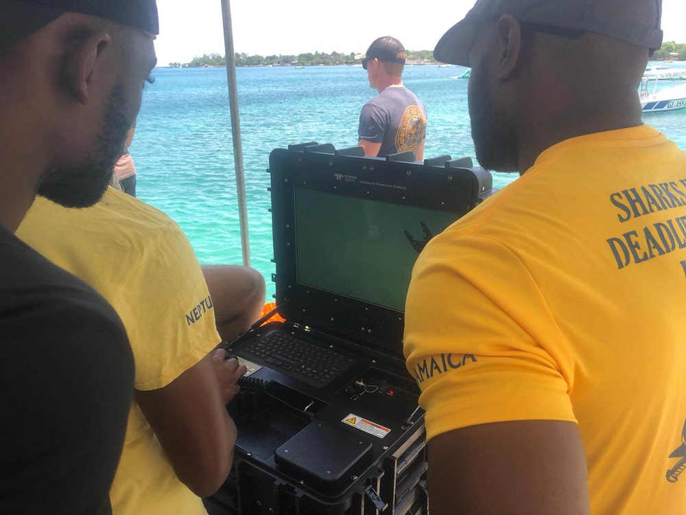 Jamaica Defence Force Divers Operate a SeaBotix ROV During a Subject Matter Expert Exchange with Mobile Diving and Salvage Unit 2