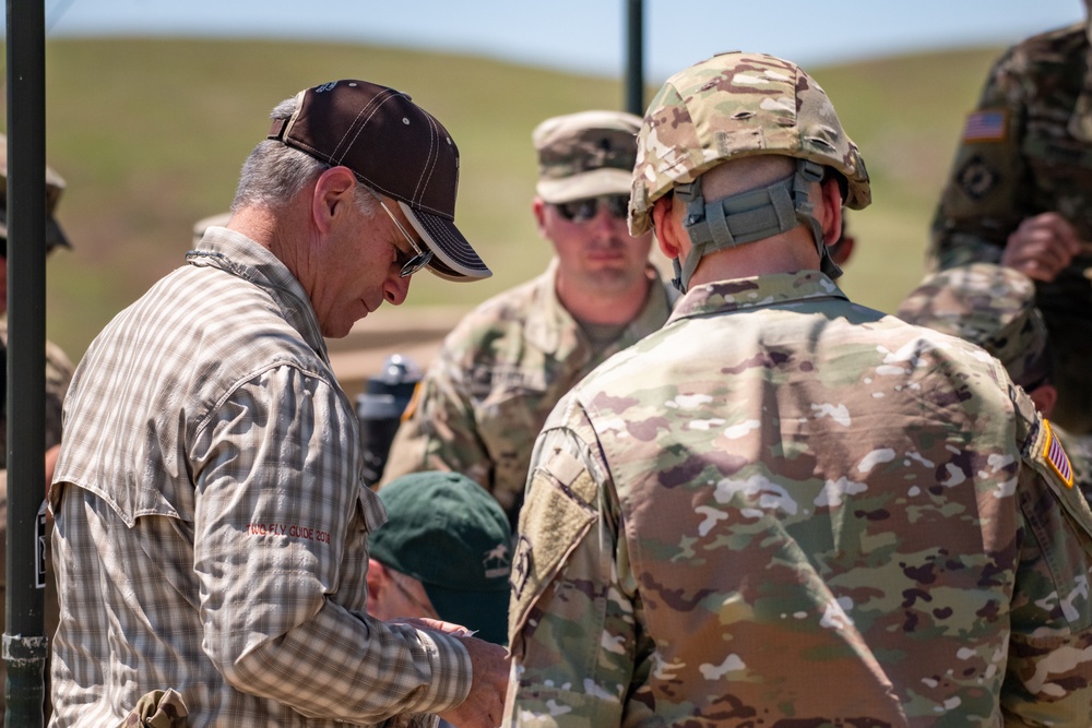 Field Artillery Soldiers host Wyoming Governor