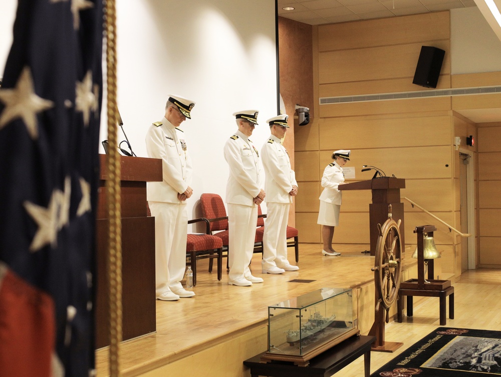 Naval Medical Forces Pacific Commander Presides over Change of Command for Navy's Medical R&amp;D Enterprise