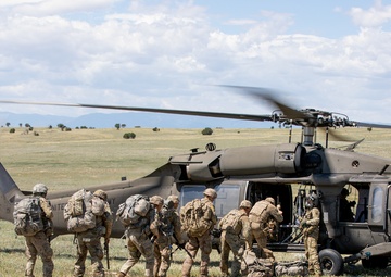 11th ECAB Conducts Air Movement for 4ID Ground Forces