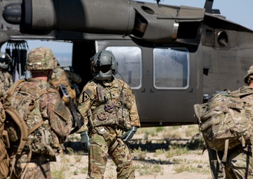 11th ECAB Conducts Air Movement for 4ID Ground Forces