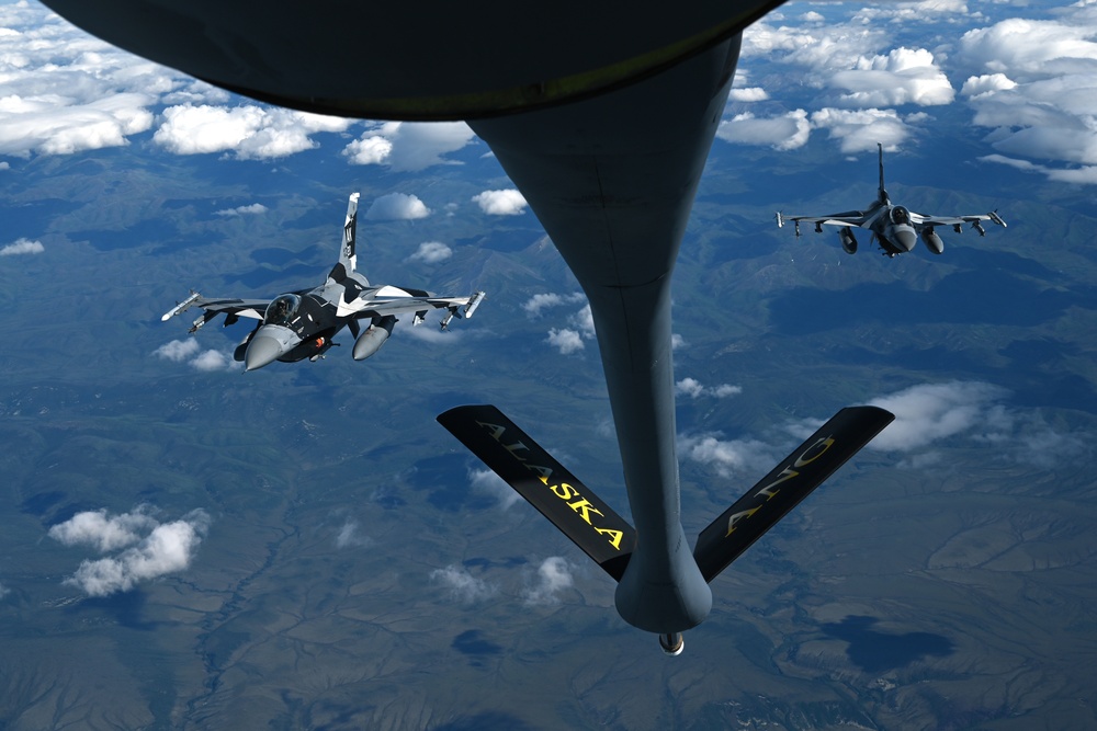 168th ARW provides aerial refueling during RFA 21