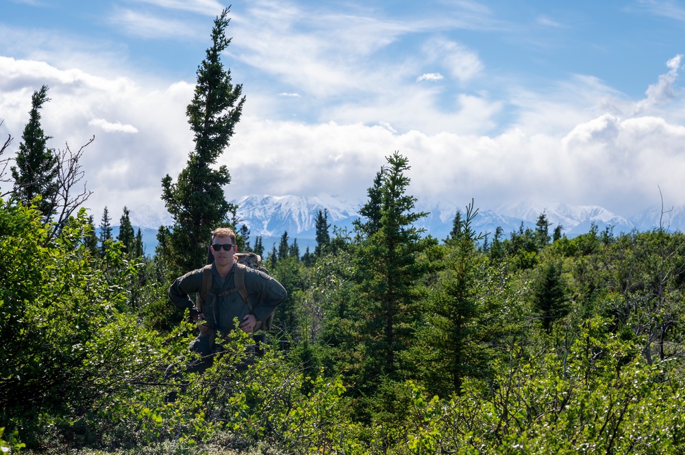 Red Flag-Alaska 21: S.E.R.E. supports downed pilot scenario