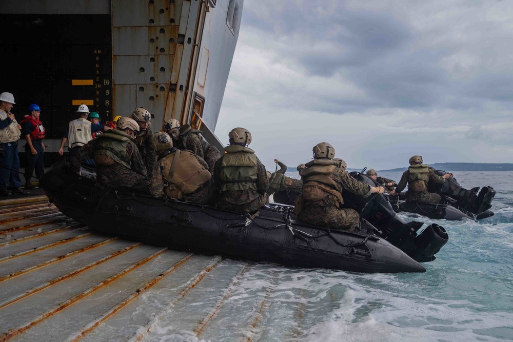 31st MEU Conducts Boat Raids