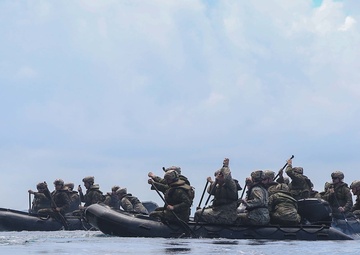 31st MEU Conducts Boat Raids