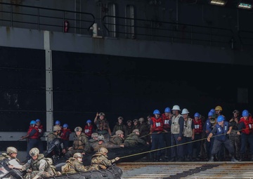 31st MEU Conducts Boat Raids