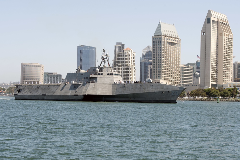 DVIDS - Images - USS Mobile (LCS 26) Arrives in San Diego [Image 4 of 6]