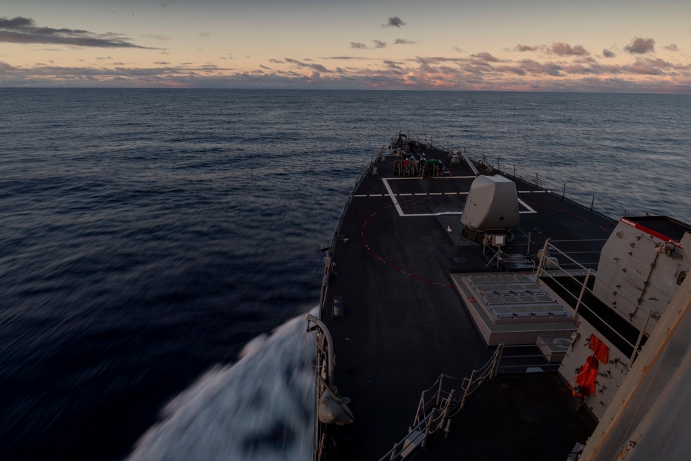 USS O’Kane conducts Man Overboard drill
