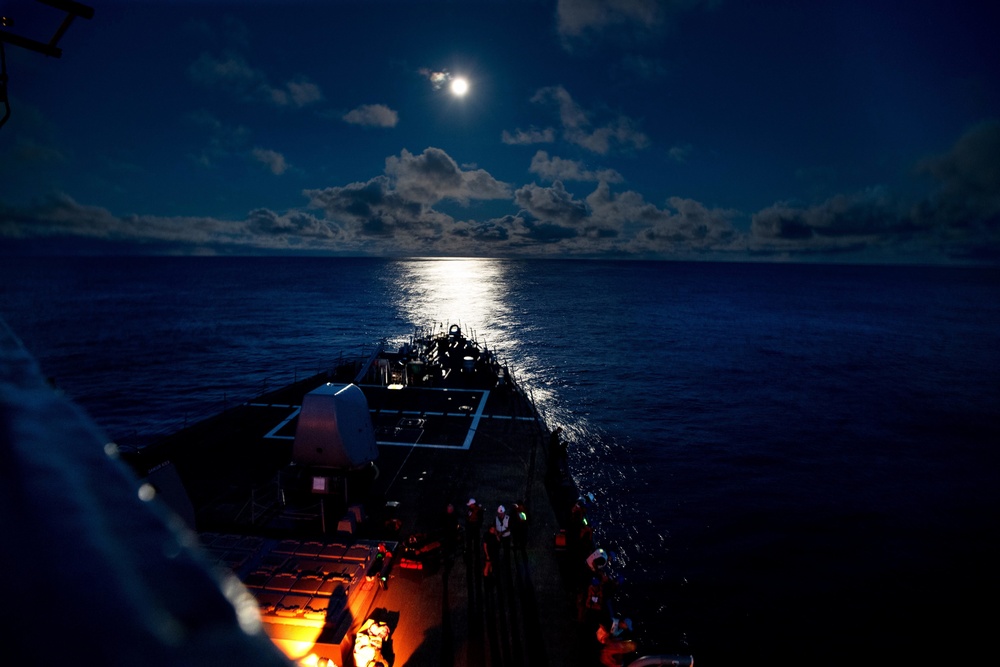 USS O’Kane conducts Man Overboard drill