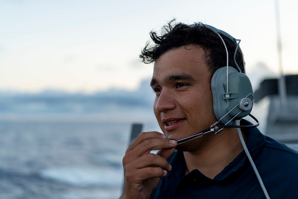 USS O’Kane conducts Man Overboard drill