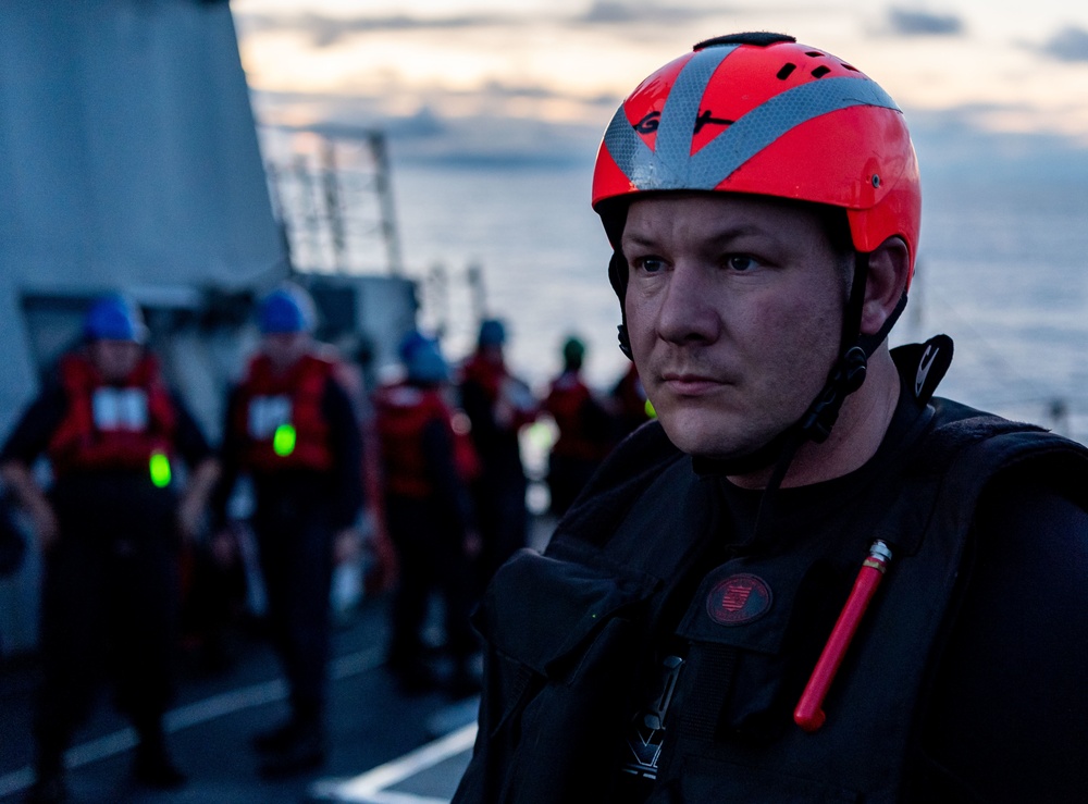 USS O’Kane conducts Man Overboard drill
