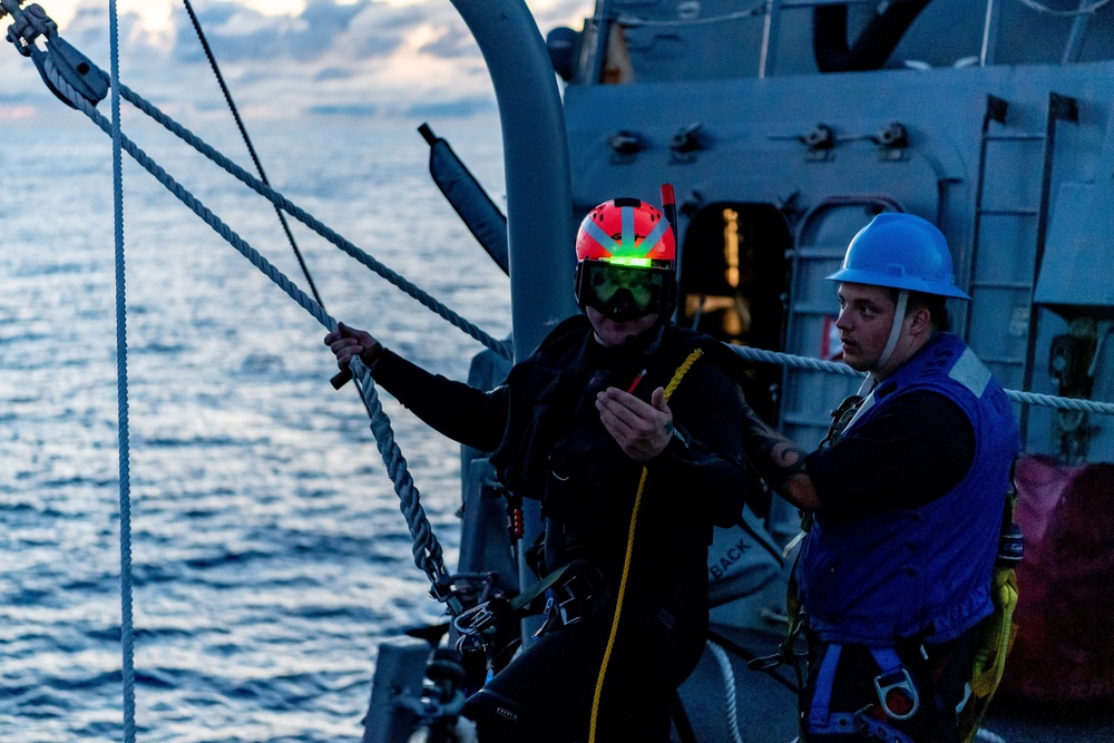 USS O’Kane conducts Man Overboard drill