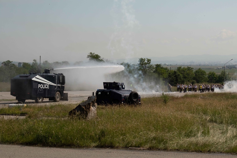 Kosovo Police Demonstrate Capabilities